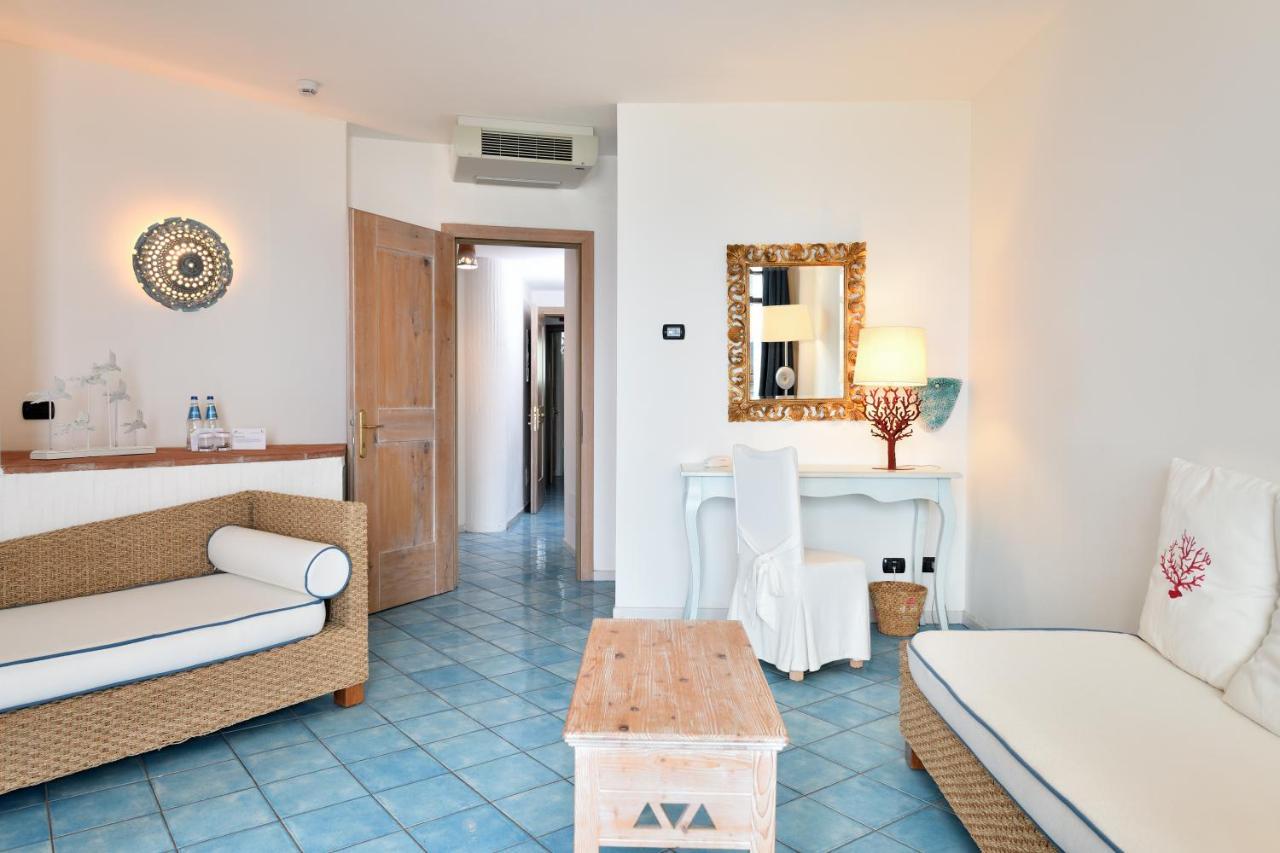 Hotel Resort & Spa Baia Caddinas Golfo Aranci Exterior foto